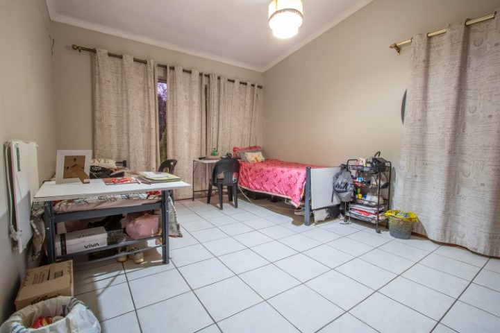 To Let 13 Bedroom Property for Rent in Die Bult North West